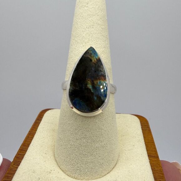 Jewelry - Stunning 20x11mm pear shaped Labradorite cabochon ring in sterling silver!